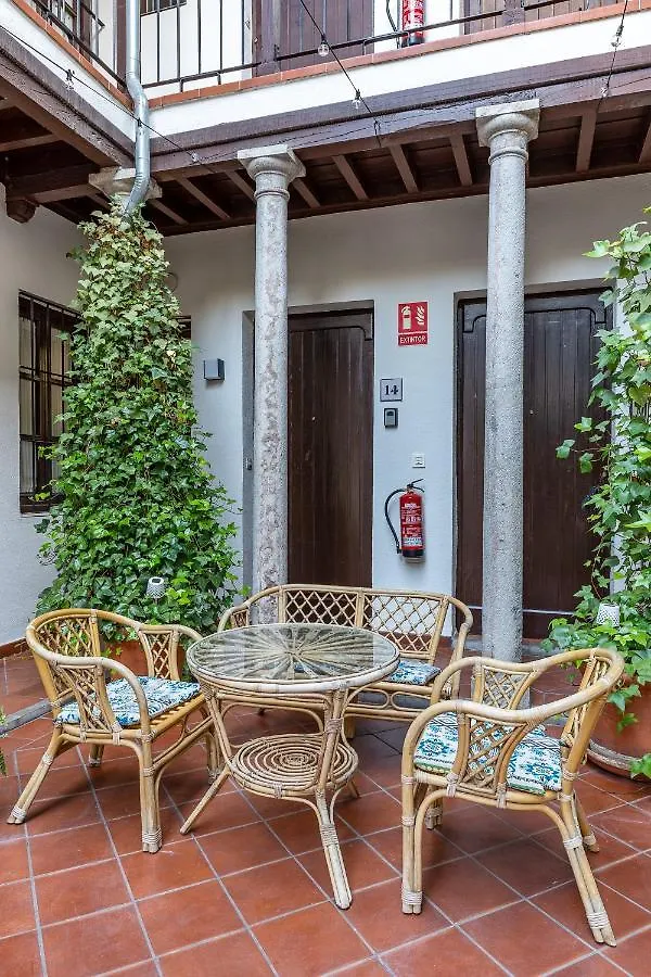 Adanar-Las Columnas Apartment Granada