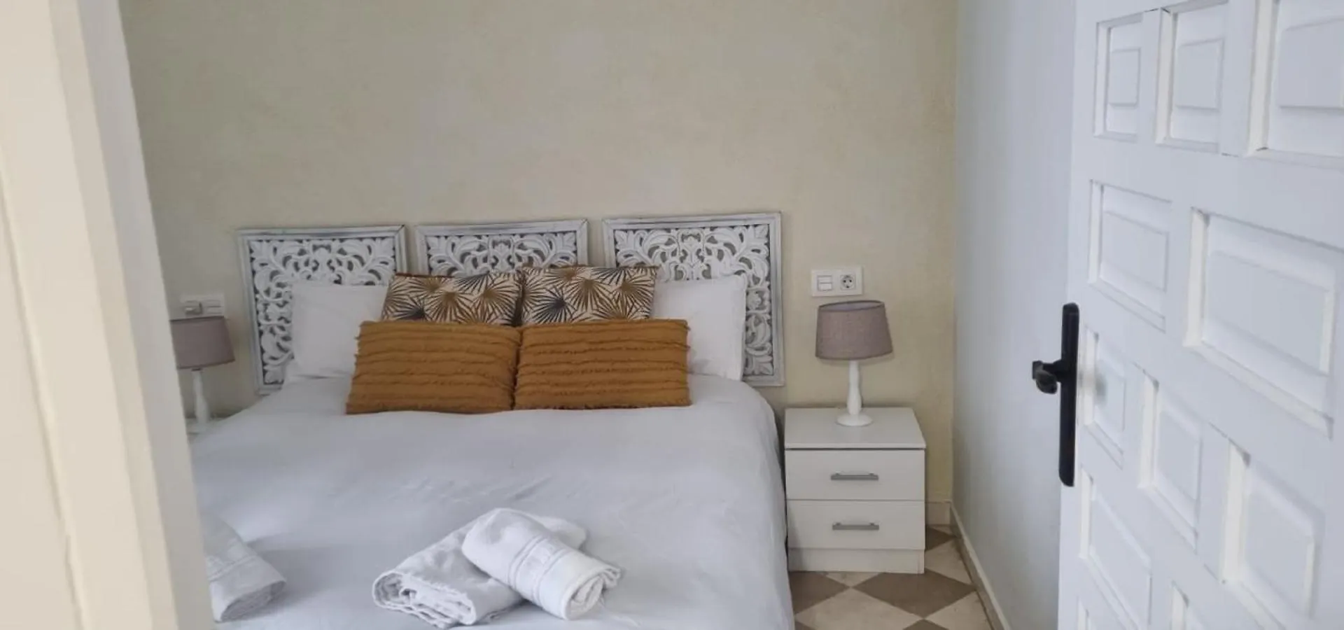 Adanar-Las Columnas Apartment