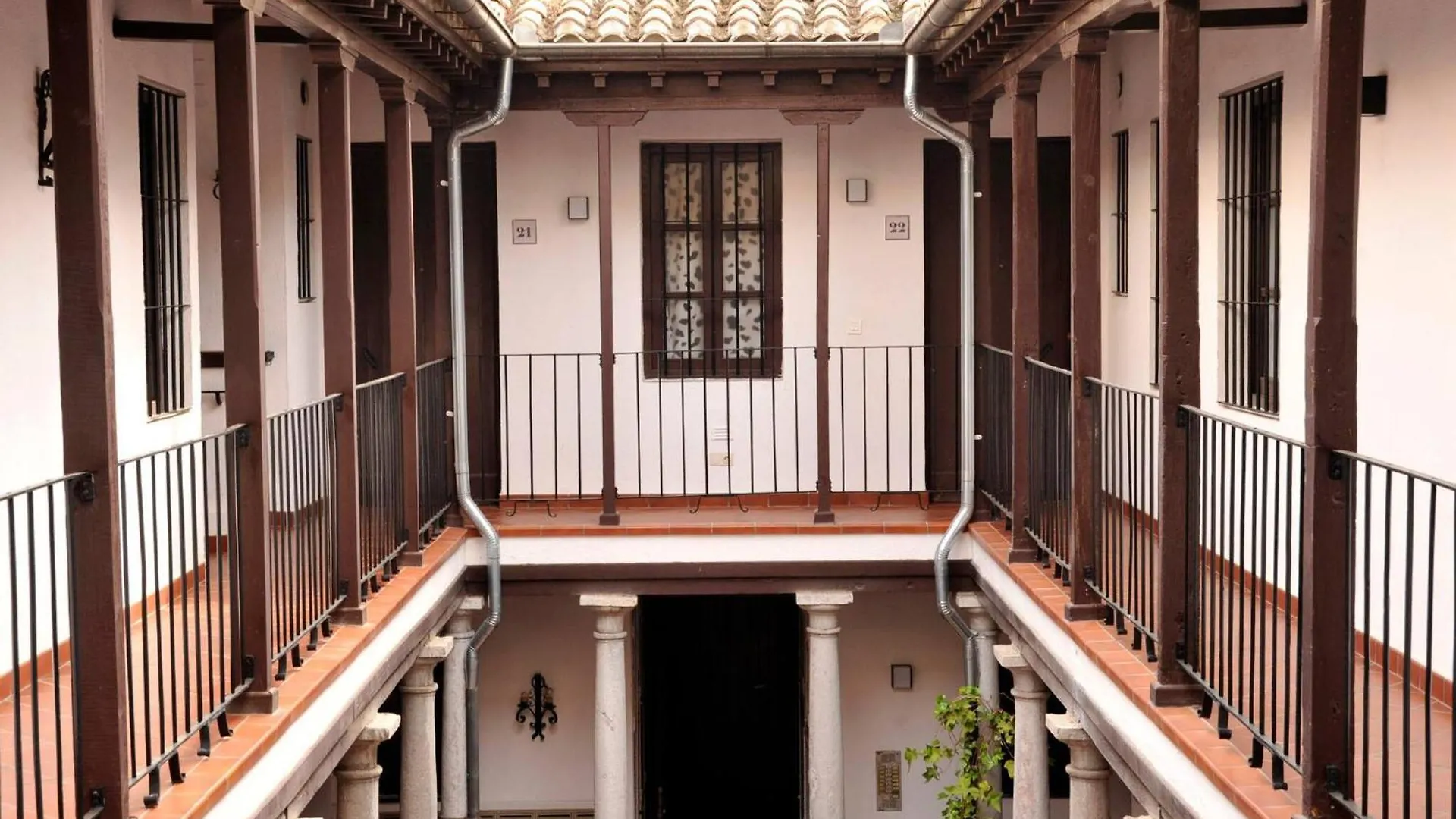 Adanar-Las Columnas Granada